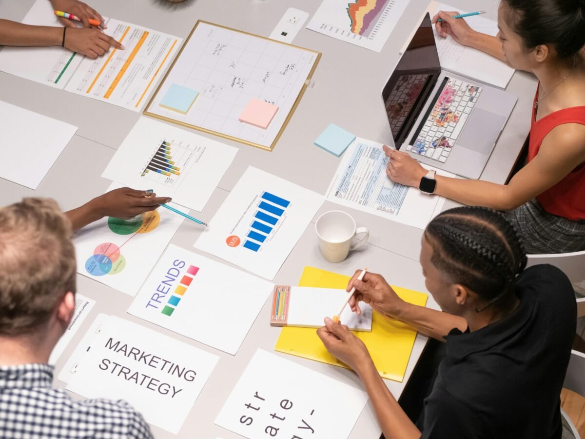 AI SEO Services team analyzing SaaS growth strategy